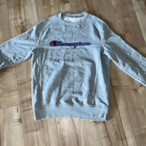 Champion cotton grey pullover size medium. Great condition